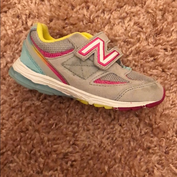 New balance - Picture 1 of 2